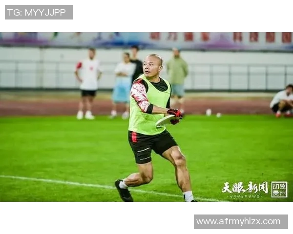 足球明星挑战飞盘运动精彩瞬间高清视频分享